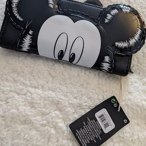 Mickey & Minnie wallet NWT loungefly